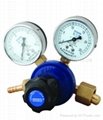 High pressure oxygen gas regulator for