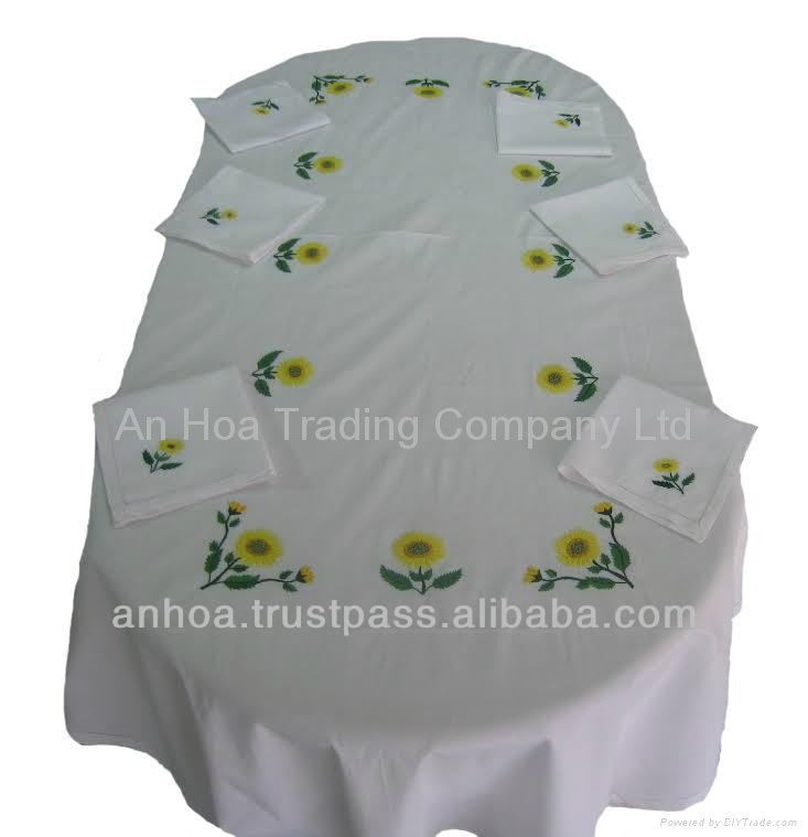 100% Cotton Sunflower Hand Embroidery Table Cloth And Napkin for restaur
