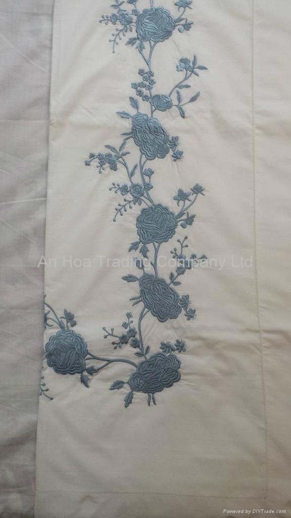 Hand embroidery flower pattern bed sheet