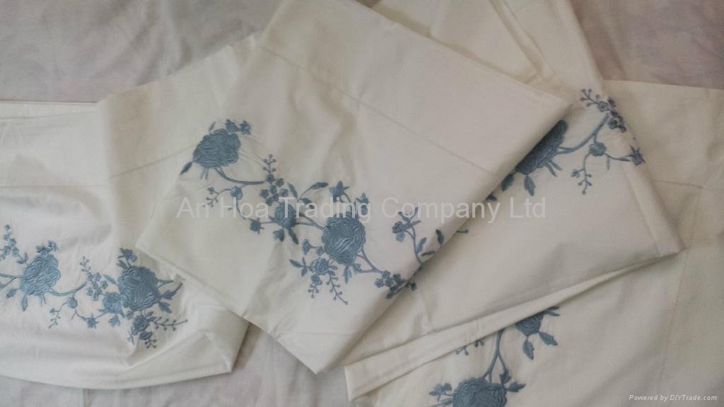 Hand embroidery flower pattern bed sheet 2