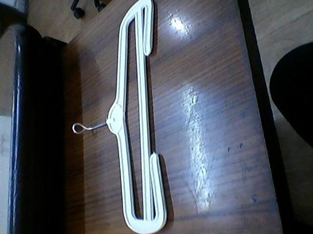 plastic hangers 5