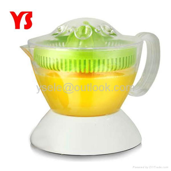 Plastic citrus juicer 5