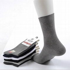 Wholesale Solid-colored Men's Crew Cotton Socks - 12 Pairs