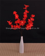 25 warm white LEDs,with artificial flowers