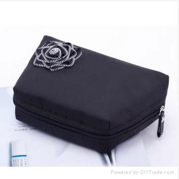 elegant girls beautiful cosmetic bag for travel 2