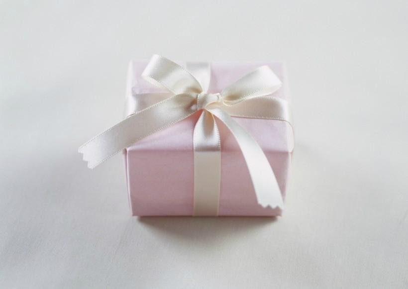 wholesale christmas custom recycled candy packaging paper gift box with ribbon 3