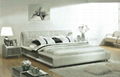 LB0554J-King Size Leather Bed White