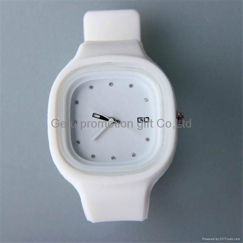 2014 stylish sports silicone jelly watch  3