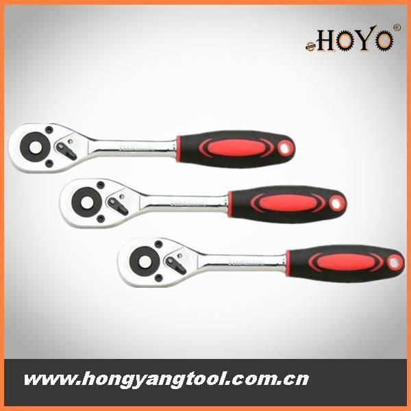 Quick release reversible ratcheting wrench