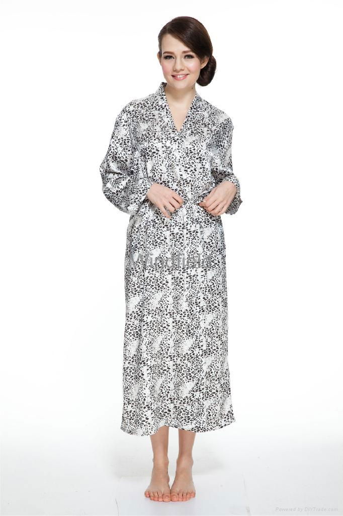 Floral Satin Bathrobe 3