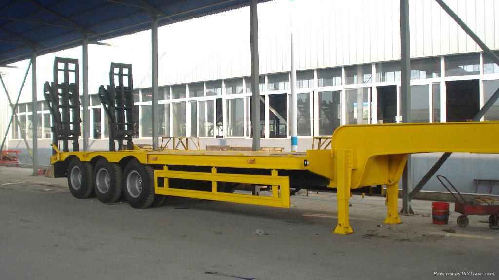 HuaWin 2 axle Lowbed semi trailer  5