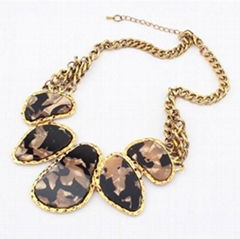 Environmental metal alloy rhinestone statement necklace 