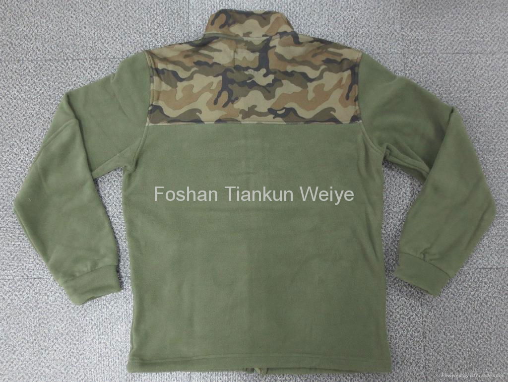Anti pilling polar fleece mens hoodies with camouflage pattern 2