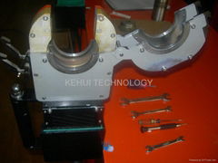 Automatic tube to tube welding machine with close head