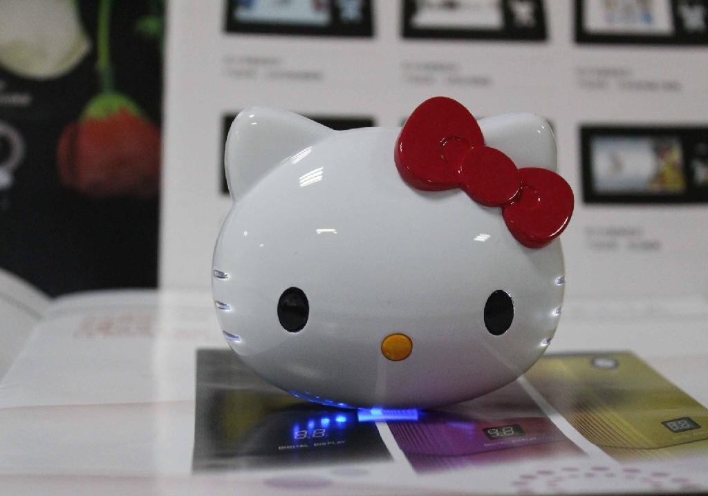 External battery Portable Hello kitty power bank for iPhone iPad 3