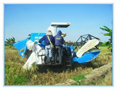 Full feed self propelled rice and wheat