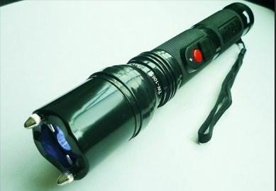 106 Self-defense Flashlight Torch High-power Impact Security Set