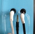  comfortable and with good noise cancellation  earphone with Microphone 2
