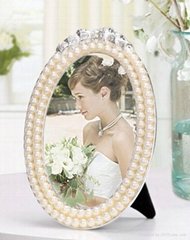 shiny beads pearls photo frame