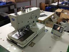 Computer controlled round lockhole machine DL-9820