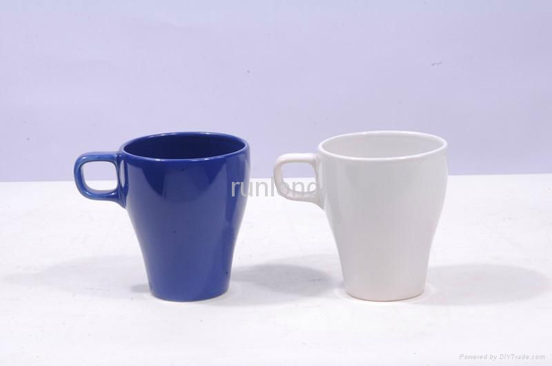 Glazed ceramic cup 4