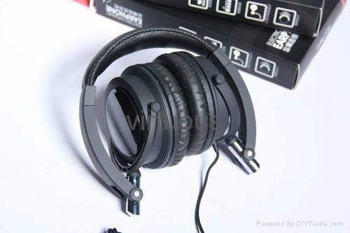 New Fashion black  computer headphones stereo headphones 2