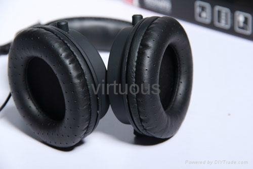 New Fashion black  computer headphones stereo headphones 4