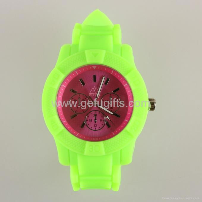 2014 The Newest Fashion Candy Color Three Needles Alloy Silicone Watch 4