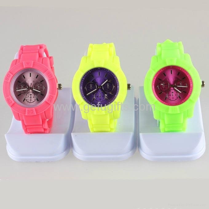 2014 The Newest Fashion Candy Color Three Needles Alloy Silicone Watch 5