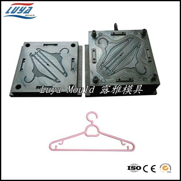 Top Quality  Plastic Injection Hanger Mould