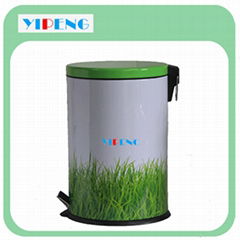 Round pedal dust bin