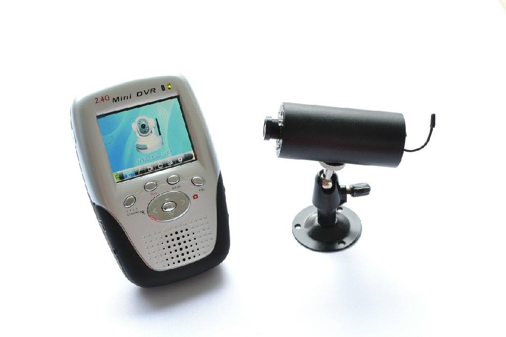 2.4G wireless baby monitor with 2.5 inch TFT LCD screen 2
