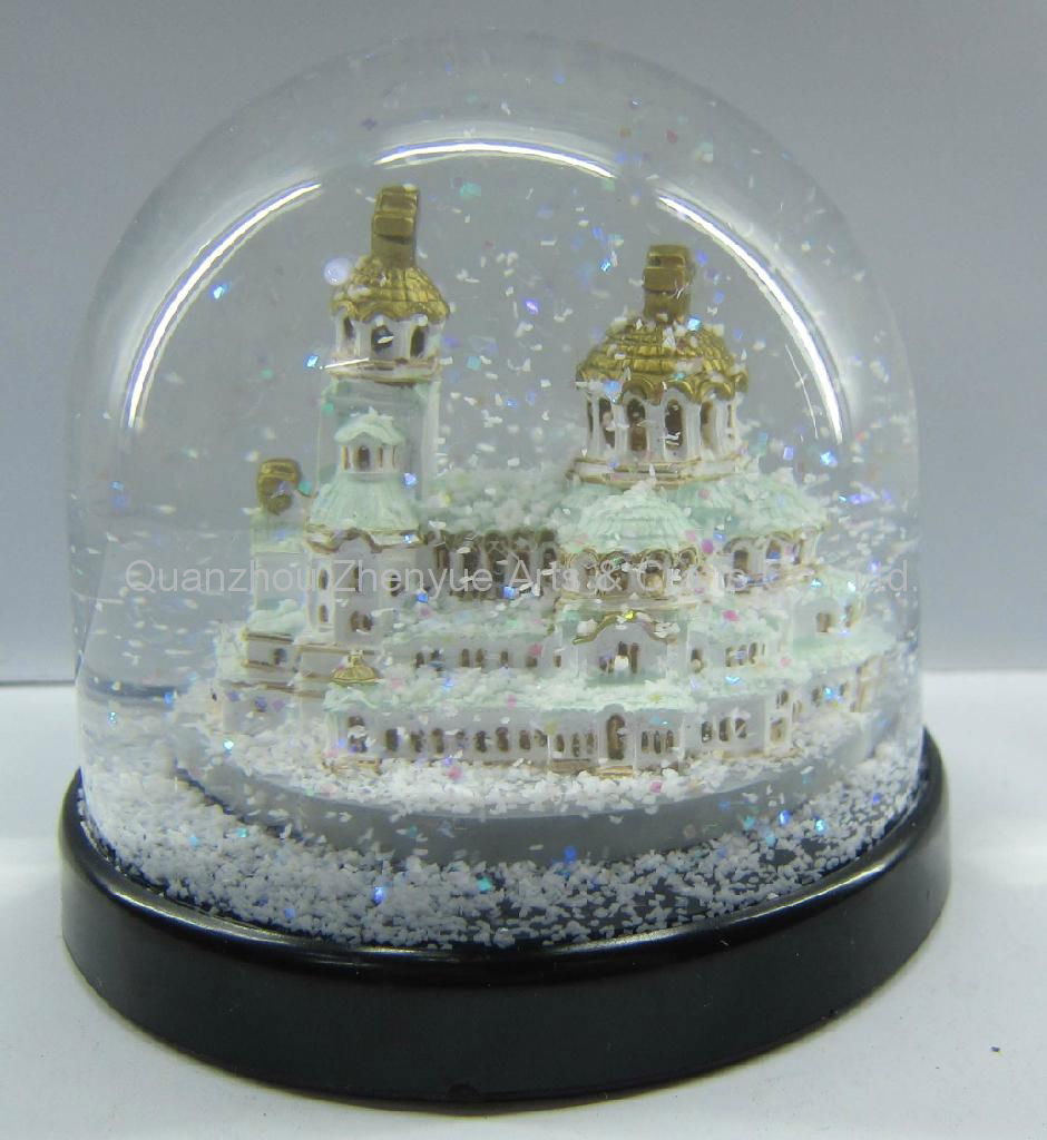 Wholesale custom plastic snow globe 4