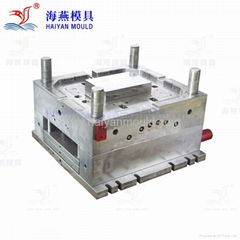Plastic injection mould for crate