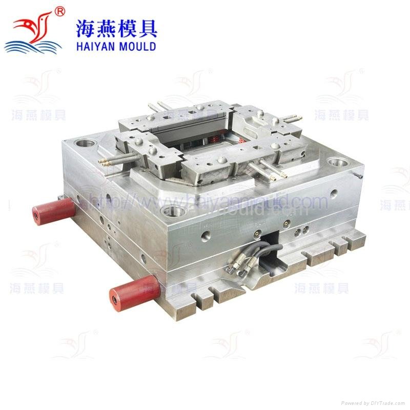 Plastic injection mould for crate 2