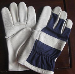 Beige cowhide gloves