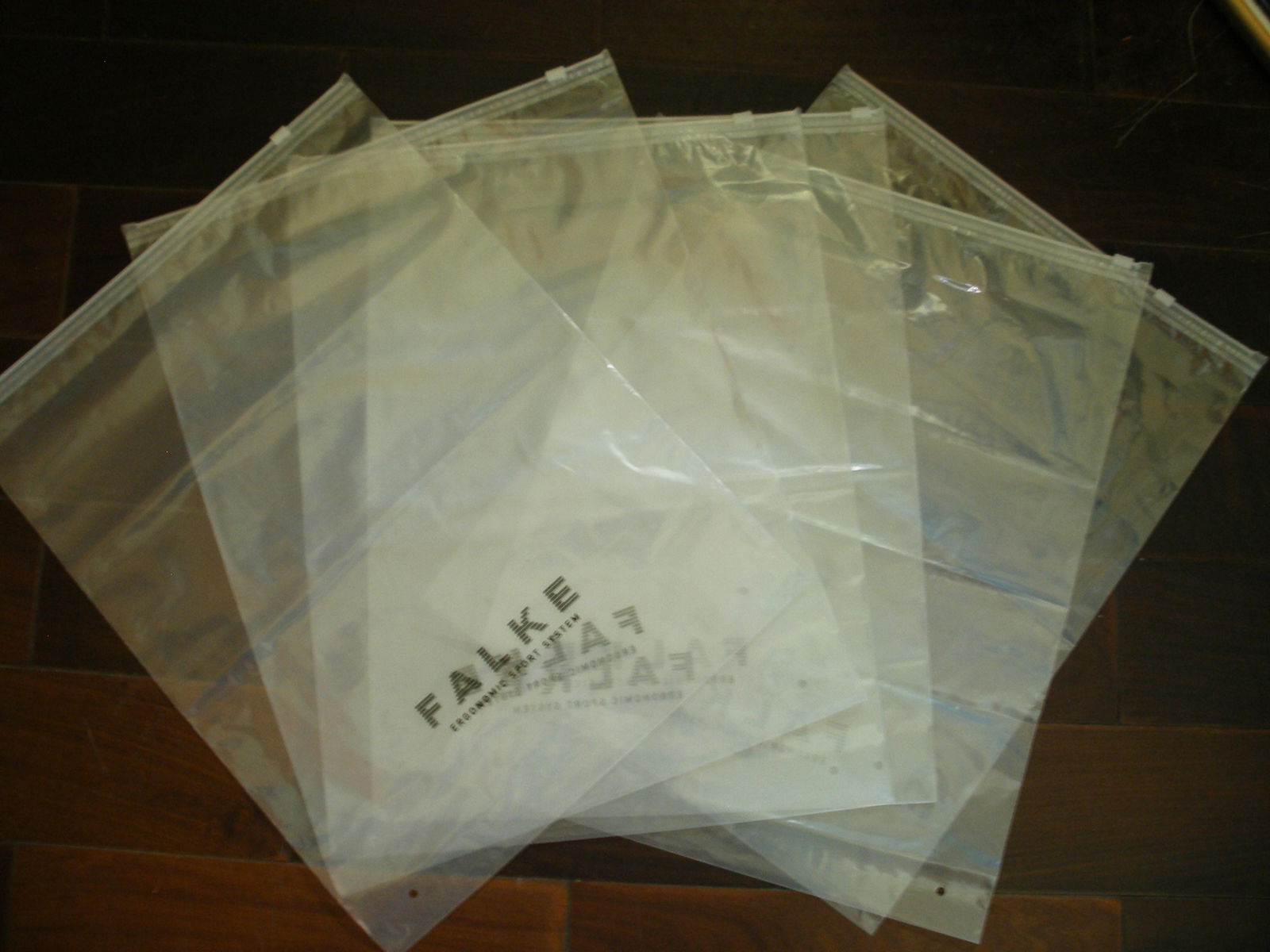 长期提供服饰包装袋磨砂拉链袋贴骨袋 3