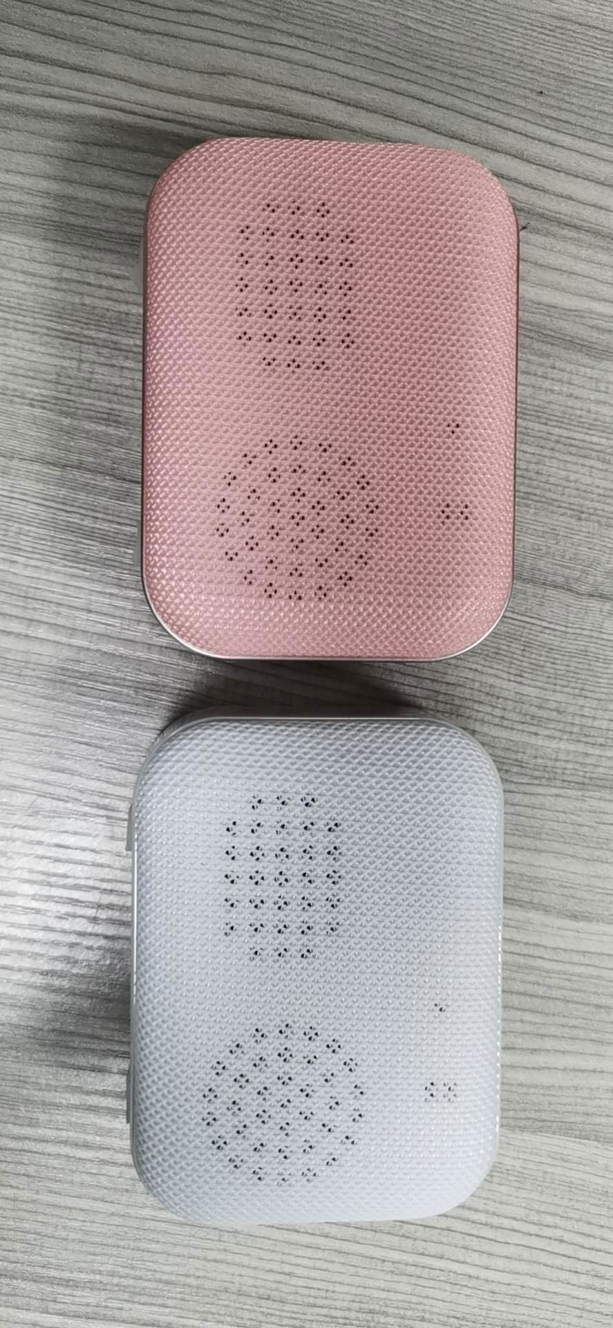 Wireless Bluetooth cloth art box household portable small speaker 3