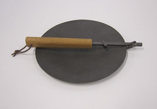 Cast iron fry pan with wooden handle foldable