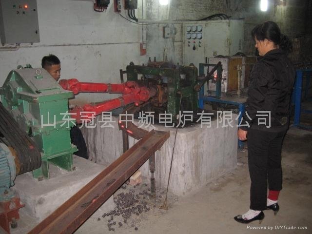 河北省童村县钢球厂生产车间20圆钢