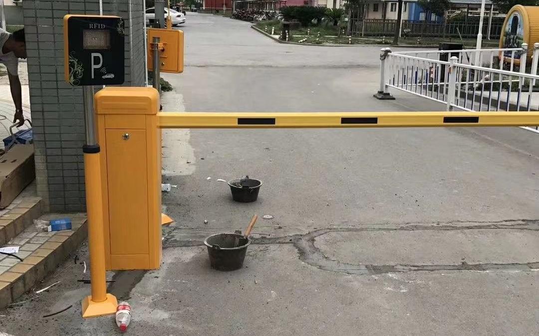 門崗自動起落欄杆銷售停車場出入車牌識別道閘系統