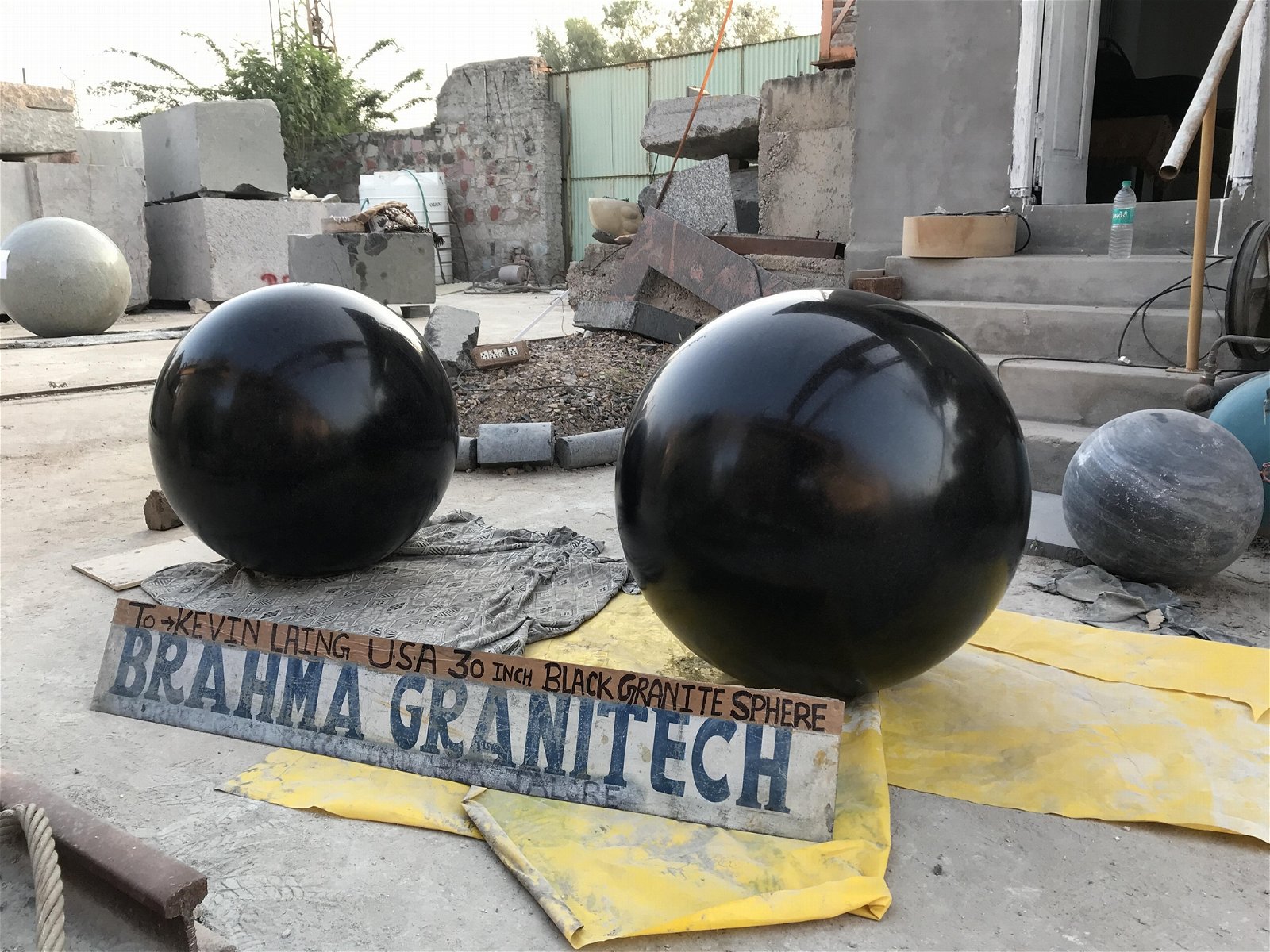 Rotating Granite Stone Ball, Large Revolving Ball, Moving Spinning Stone Balls 4
