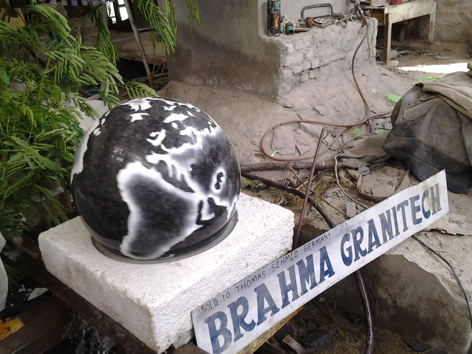 Globe Fountain,Floating Stone Globe,Water Globe,Garden Globe