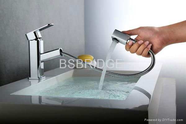 Single Lever Brass Basin Mixer Faucet  with Pull-out Shower  BSBRIDGE M015B01