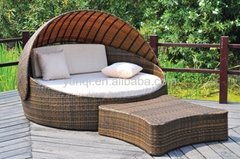round rattan bed