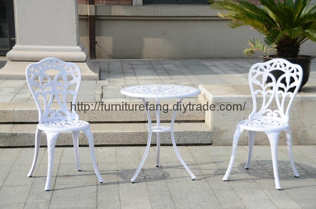 cast aluminum furniture