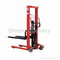 Hand Manual Stacker 1