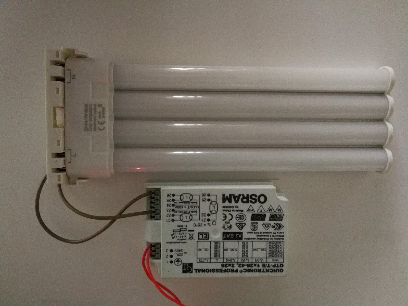 LED 2G10兼容電子鎮流器橫插燈管18w 3