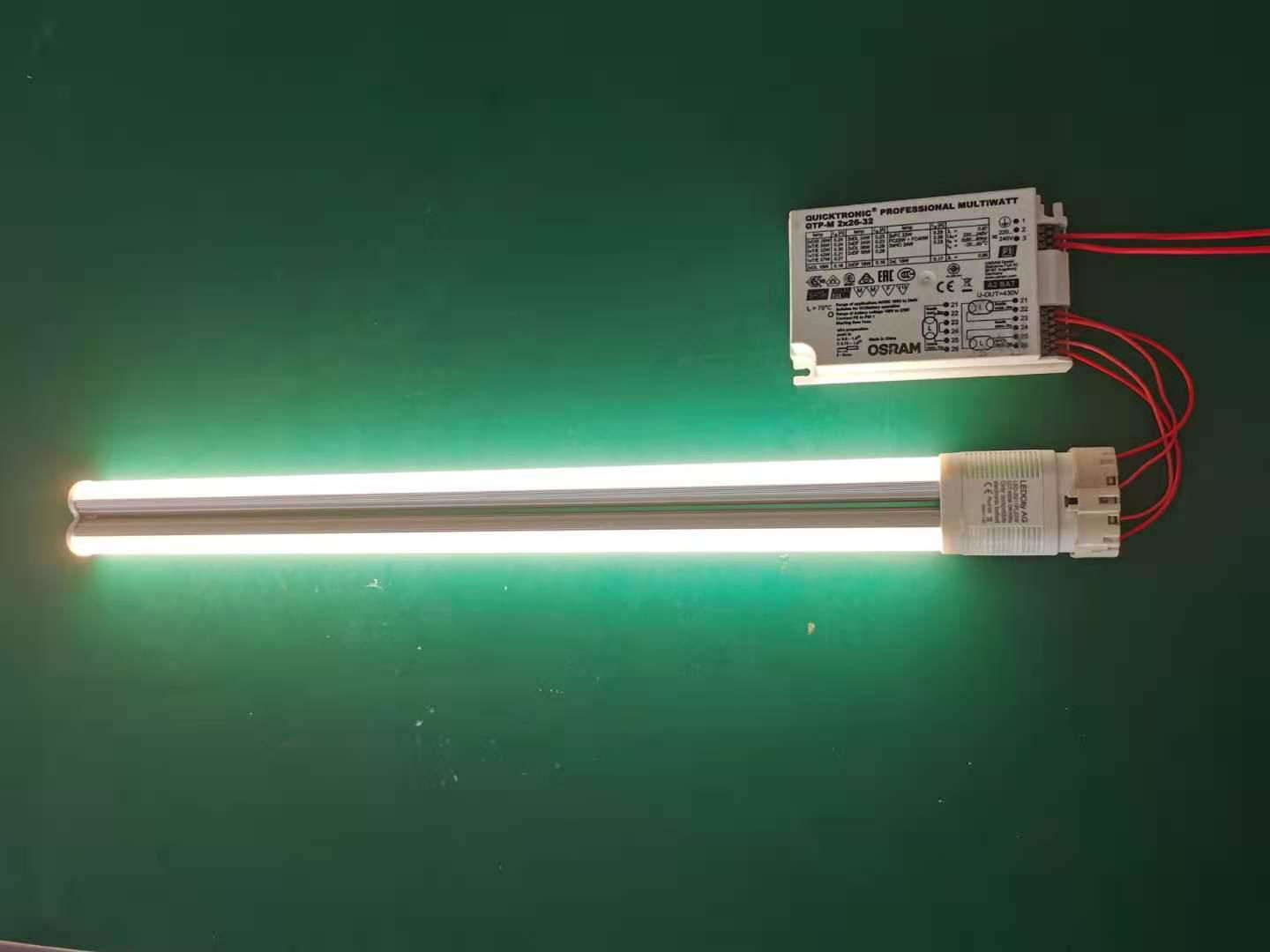 LED Compatible with electronic ballast 2G11 18W 3