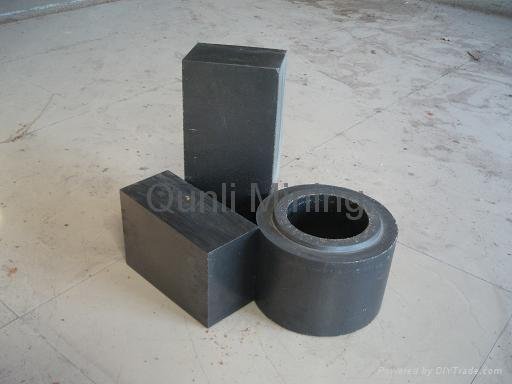 Magnesite carbon brick